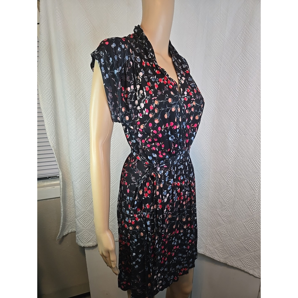 French Connection Size 2 Floral Viscose Tie Waist Dress Black Cap Sleeve Mini - Picture 6 of 9